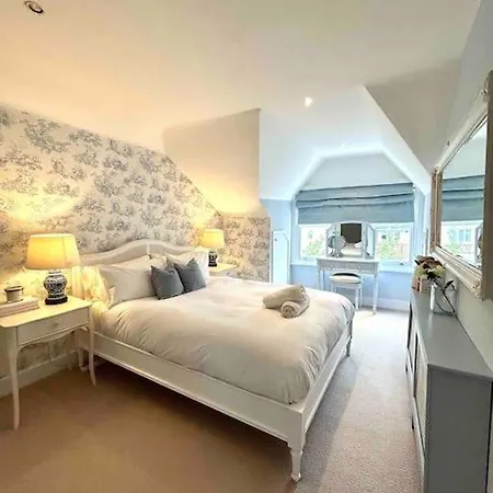 Fabulous West London Apartment